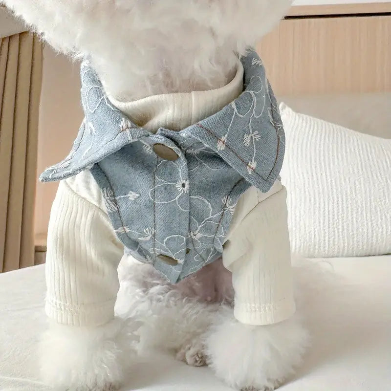 3 Parça Köpekler için Çiçek Nakışlı Kot Ceket, Beyaz Yüksek Yaka T-Shirt ve Gözlük